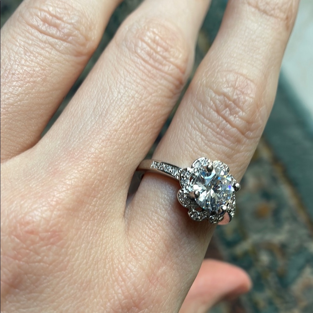 🖤5/$25 Elegant Silver size 8 zircon Diamond Ring - Picture 5 of 16